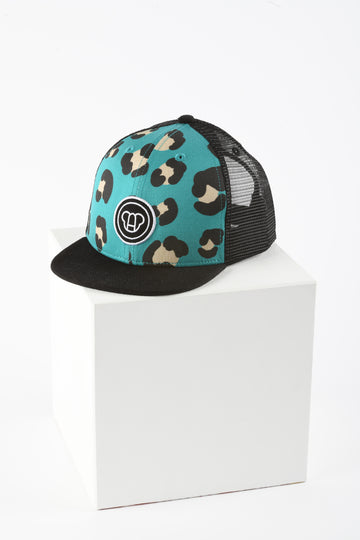 casquette cool pour enfant, réglable, snapback, en coton et maille filet, visière plate, motif imprimé léopard bleu vert, visière noire, logo ours Allmemberz brodé devant