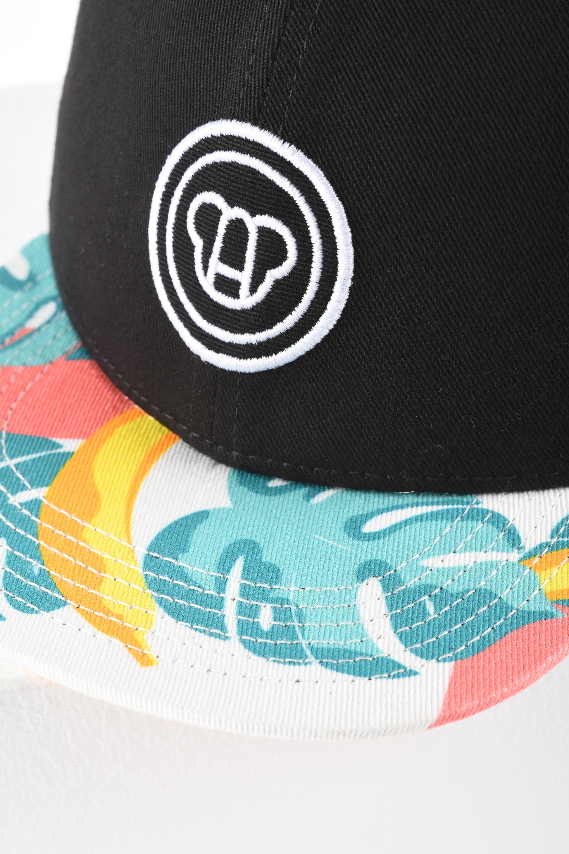 casquette noire réglable pour enfant avec visière plate, motif cool tropical, logo ours Allmemberz brodé